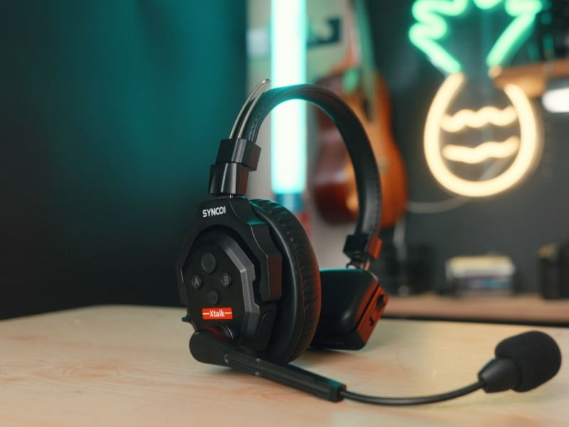 Restaurant headsets: Benefits, choosing tips, and top picks
