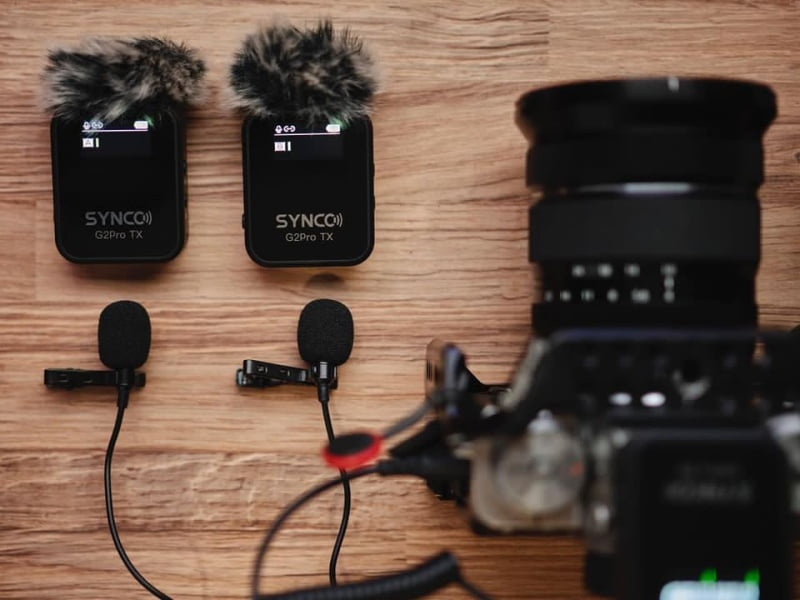 Wireless lapel microphone for DSLR: 3 best choices at SYNCO